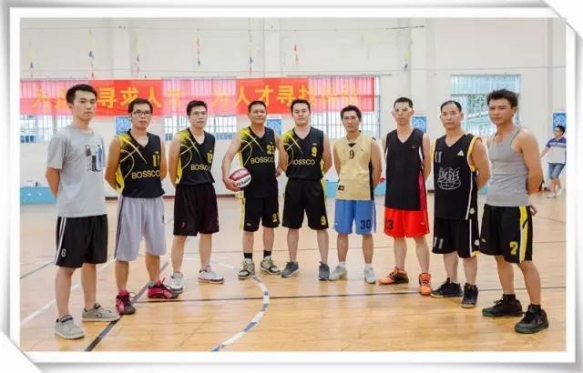 583d30d3b7499.jpg 球場(chǎng)上的他們,是這樣的.jpg